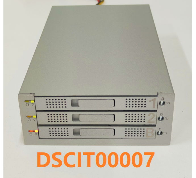 3 Bay SCSI TO SATA System - DSCIT00007